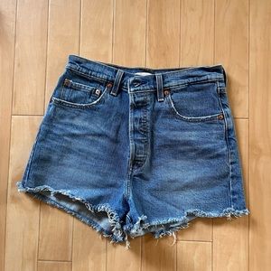 Levi’s rib cage shorts! Never worn